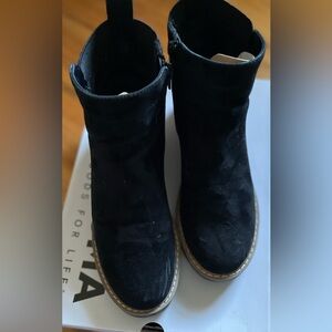 Sonoma ‘Banana’ suede booties, black, size 8.